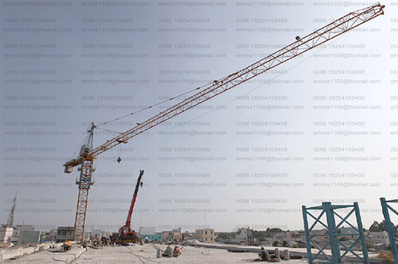 QTZ100 Κρανίς πύργου βρύσης TC6013 6 τόνων Κατασκευαστική πόλη Κρανίς ελεύθερος σταθμός στη Ρωσία
